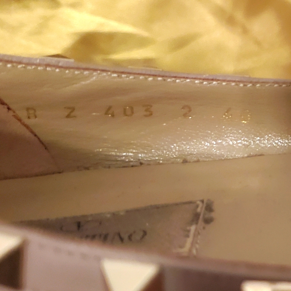 Valentino | Nude Rock Stud Ballerina Flats w Pointy Toe Patent Leather - 8.5 - Picture 11 of 15